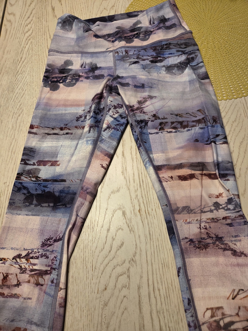 lululemon athletica Lavender Multi Print High-Rise Leggings Small Excellent